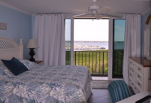2 bedrooms, desk, free WiFi, bed sheets - Corner Unit 19th floor Panoramic Ocean to Indian River (Jensen Beach)