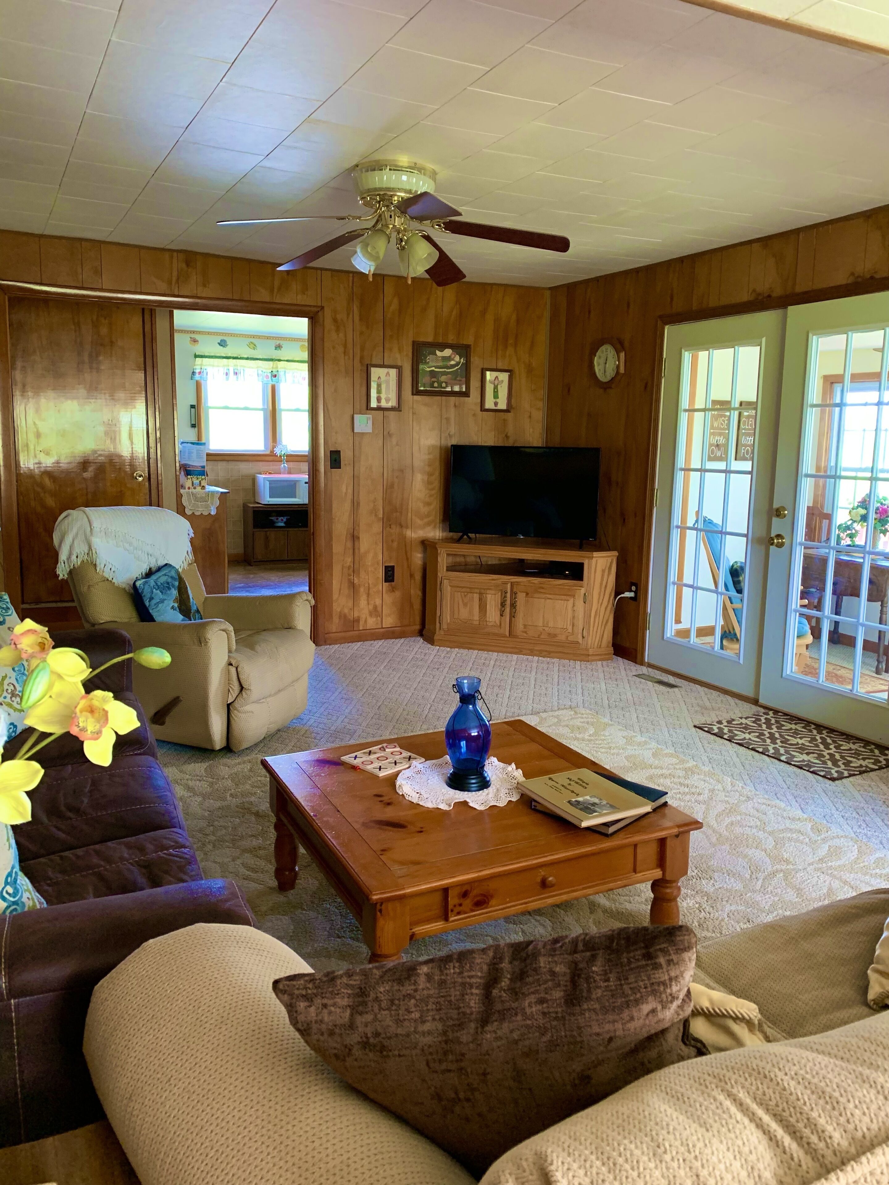 Farmhouse 80 Acres Rec Room Peddle Boat Lake Fishing Nature Trl 2 ml to Grafton