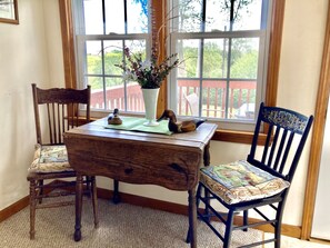 Interior - Farmhouse 80 Acres Rec Room Peddle Boat Lake Fishing Nature Trl 2 ml to Grafton (Grafton)