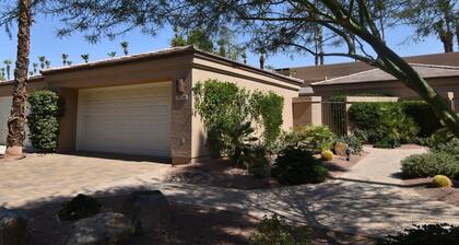 Palm Valley, beautifully remodeled 2 BD 2 BA Condo with golf cart on 6th fairway