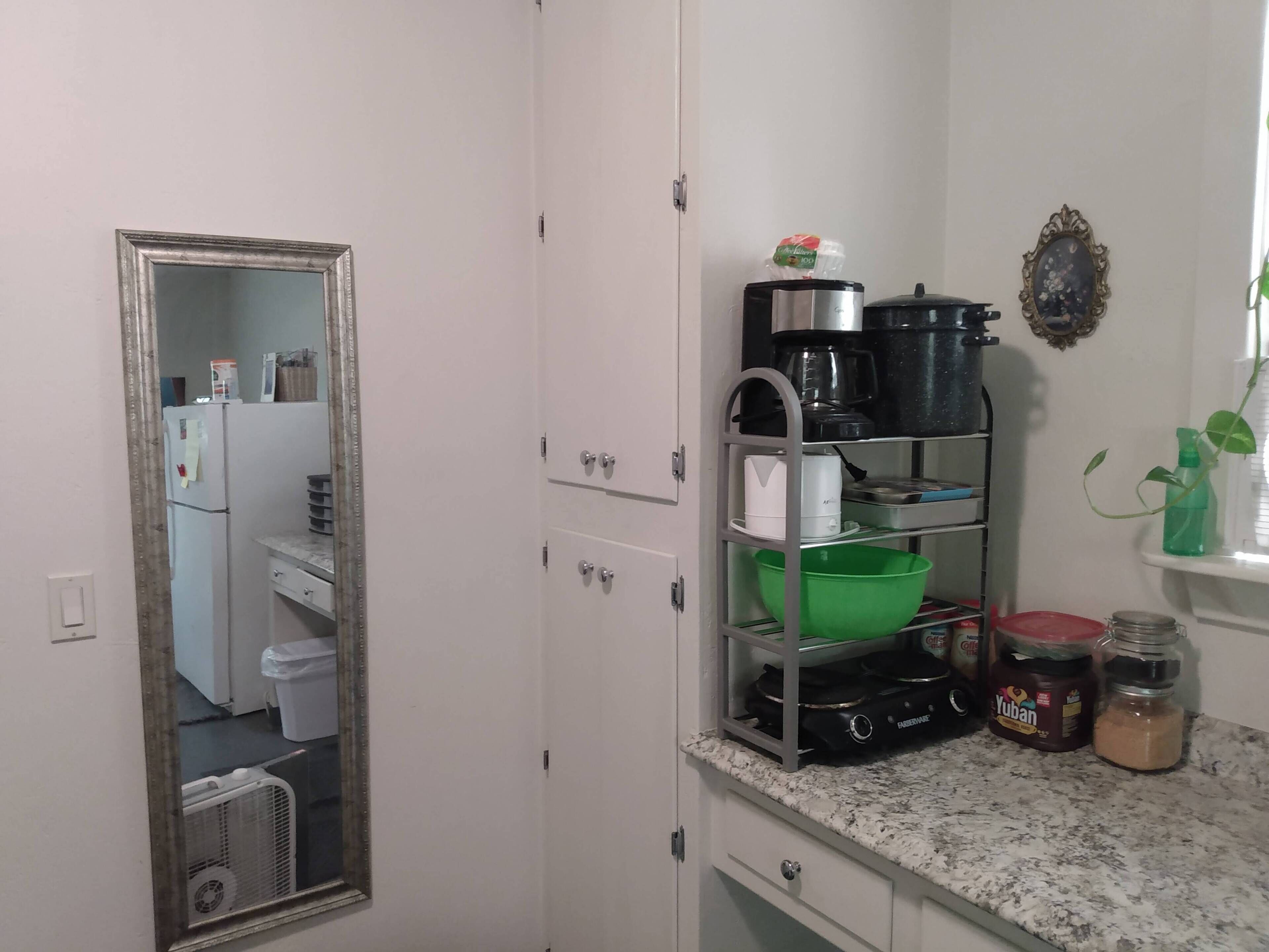 Private Studio in the country. Please don't book if you are here to hunt.