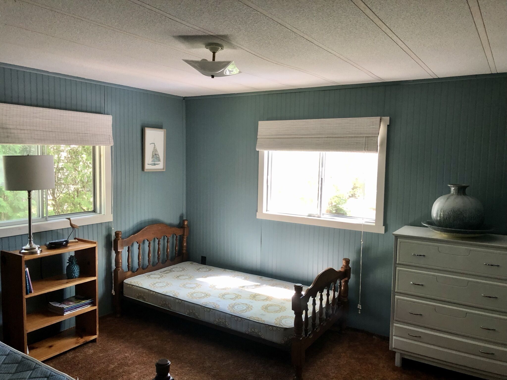 Bright and Spacious Point Clark Cottage across street from Lake Huron