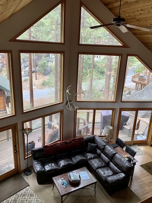 Smart TV, fireplace, DVD player, table football