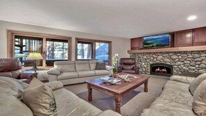 Smart TV, fireplace, DVD player, table football