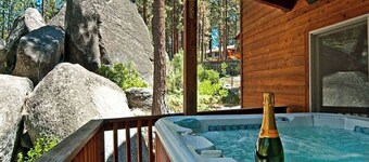 Incredible Tahoe Vacation Experience for 10 guests, 4 Bed, 4 Bath, 3600 sq ft