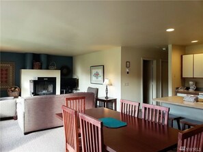 Dining - Wapato Point Resort - Lodge Unit with Views of Lake Chelan (Manson)