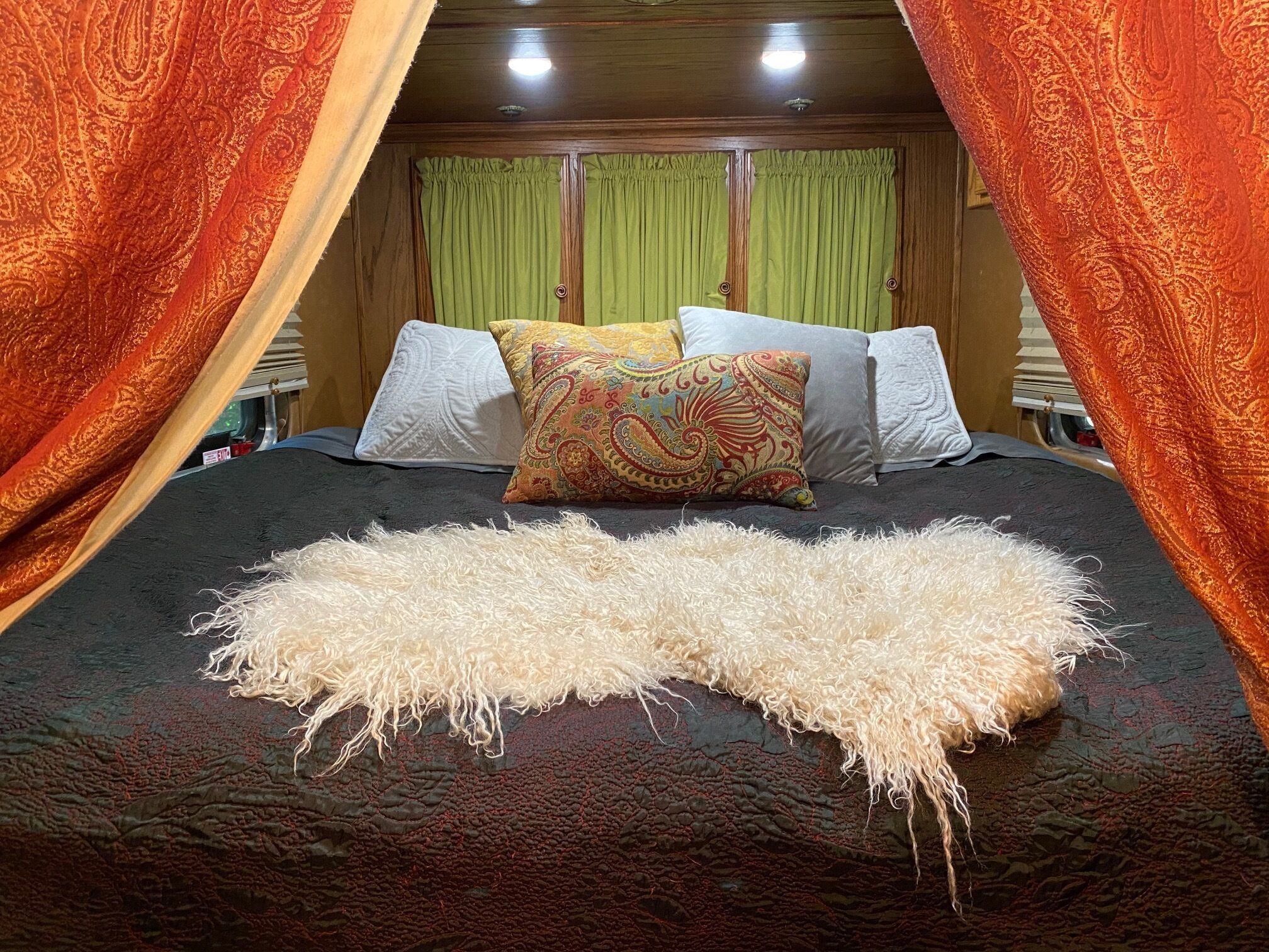 The Pony Experience Farm Stay! 501c3