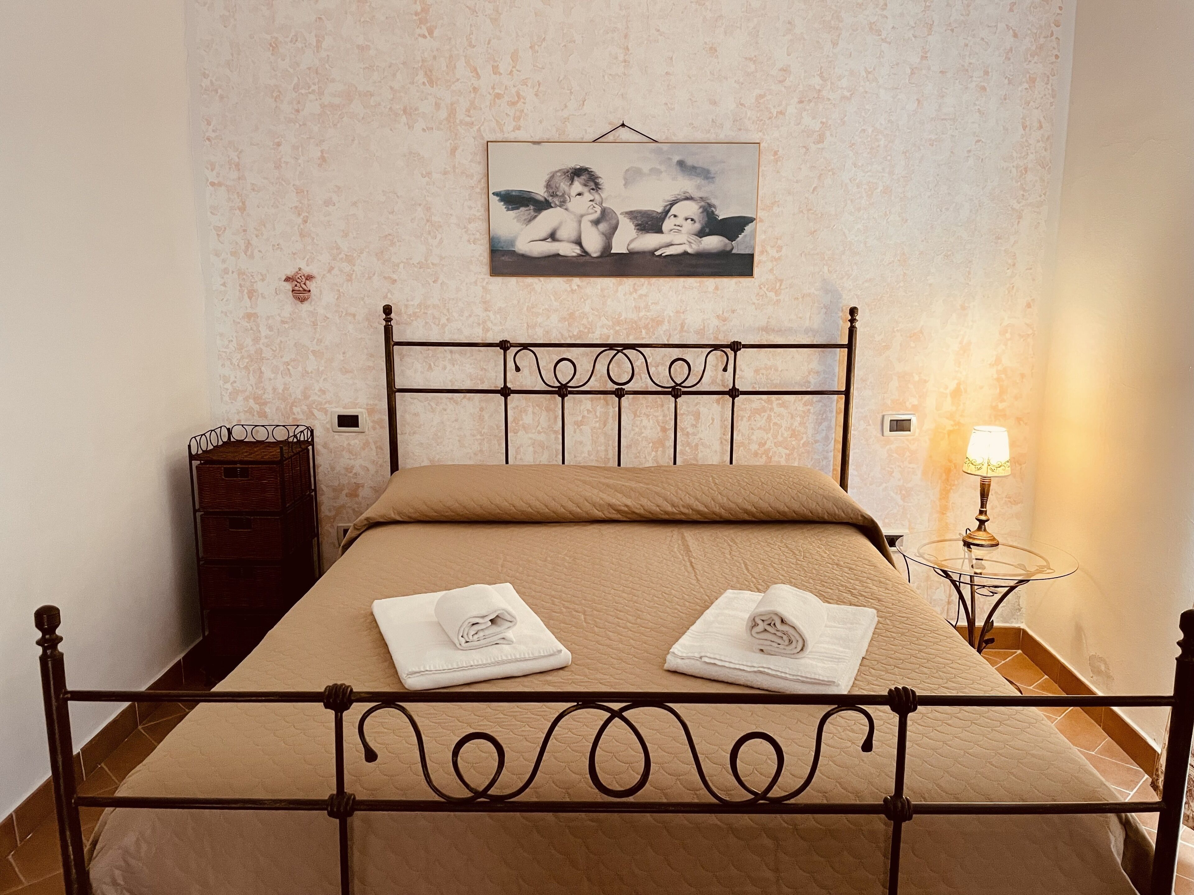 Casetta Sole in the Tuscan Hills Near the Sea, Ultra WiFi and Parking