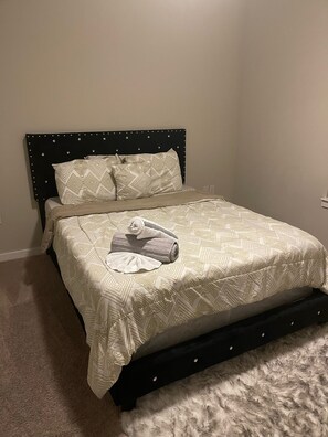 2 slaapkamers, een strijkplank/strijkijzer, gratis wifi