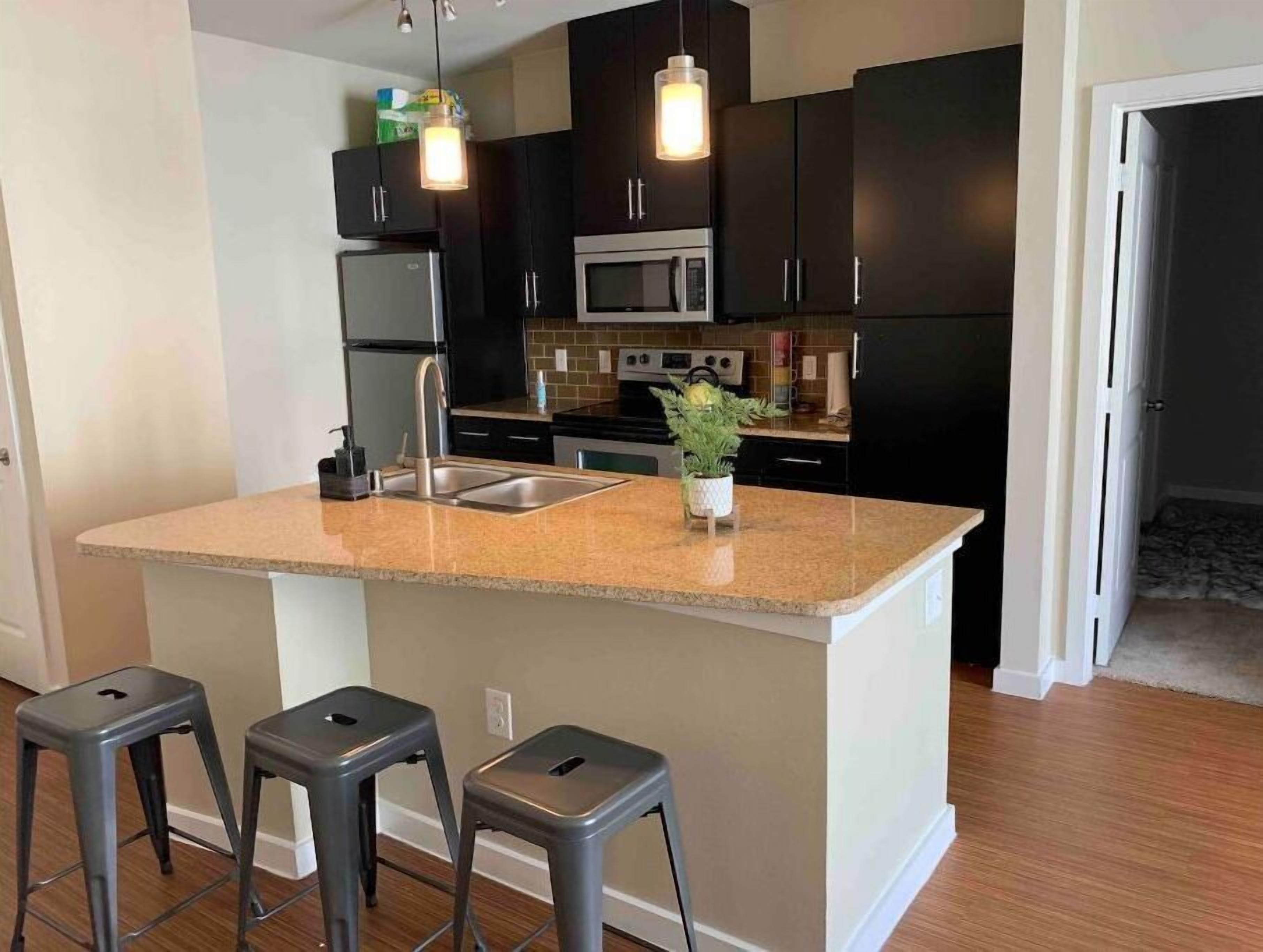 Microwave, dishwasher, cookware/dishes/utensils, spices