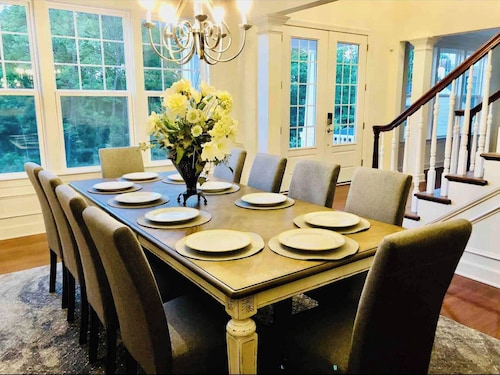 Mulberry Manor House<br> Spacious, Private & Peaceful Retreat  - 