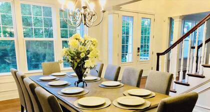 Mulberry Manor House<br> Spacious, Private & Peaceful Retreat -