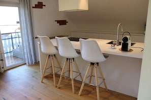 KĂŒhlschrank, Herdplatte, GeschirrspĂŒler