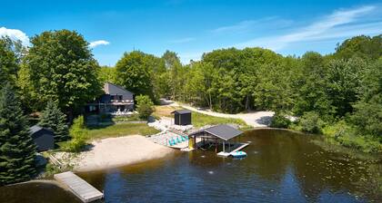 The Lake House! Private 3.6 Acres Family Retreat!