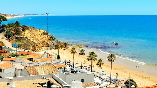 Family apartment T2 - prime location 150 meters from the sea by Urban Hypotenuse