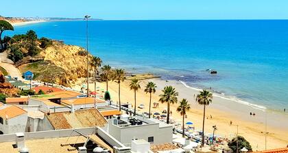 Family apartment T2 - prime location 150 meters from the sea by Urban Hypotenuse