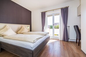 5 chambres, fer et planche à repasser, Wi-Fi, draps fournis