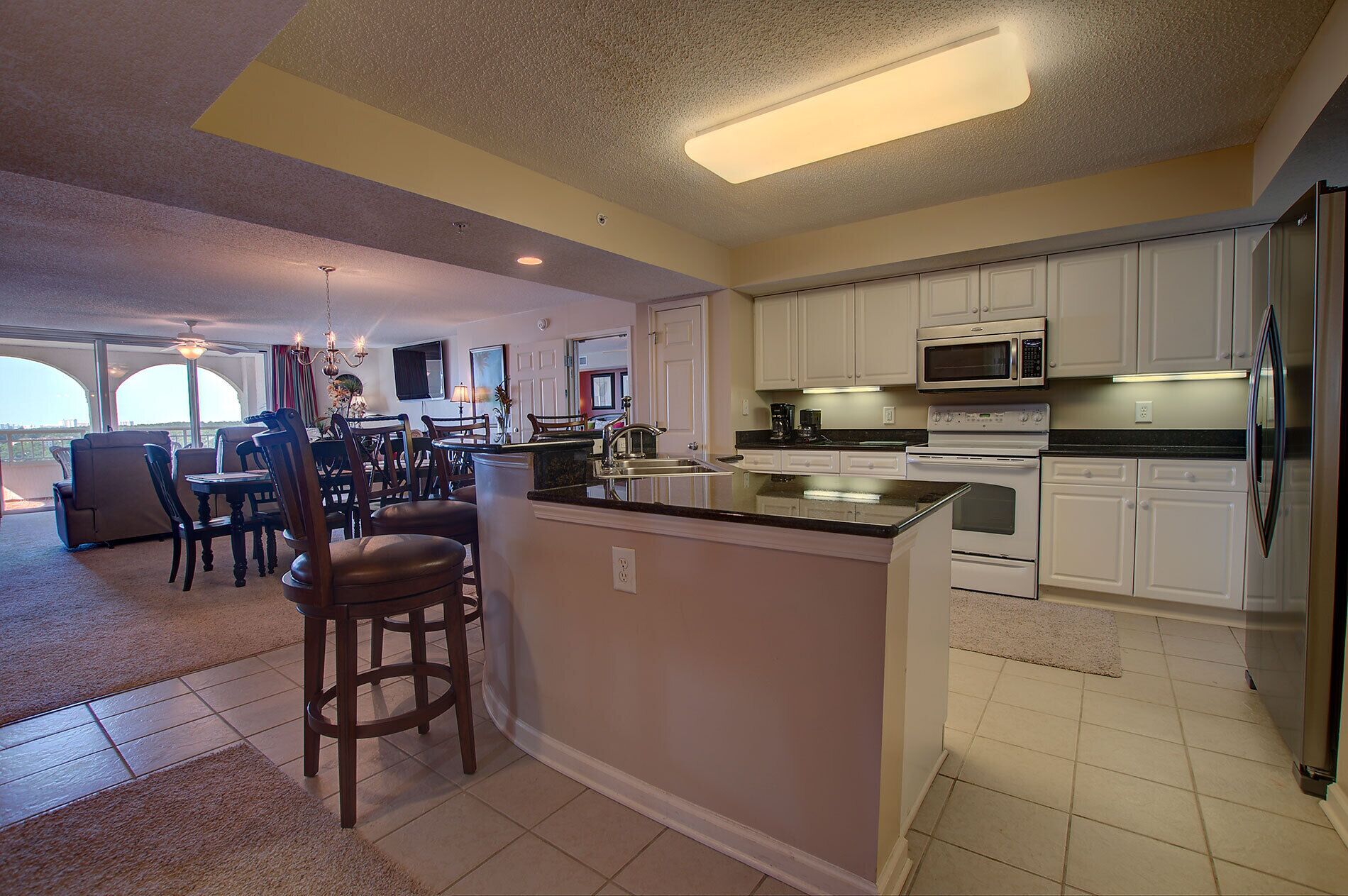 TOP FLOOR AMAZING PENTHHOUSE VIEWS 3 BALCONYS 4BR/4B ON INTRACOASTAL WATERWAY