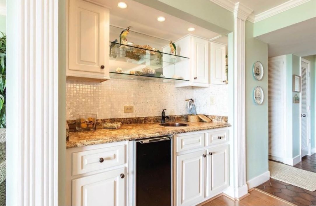 Oceanfront condo only 100 steps from the beach!