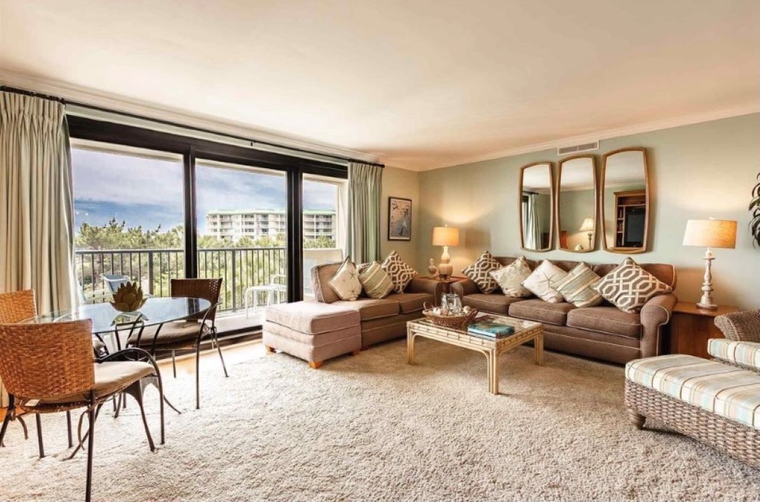 Oceanfront condo only 100 steps from the beach!