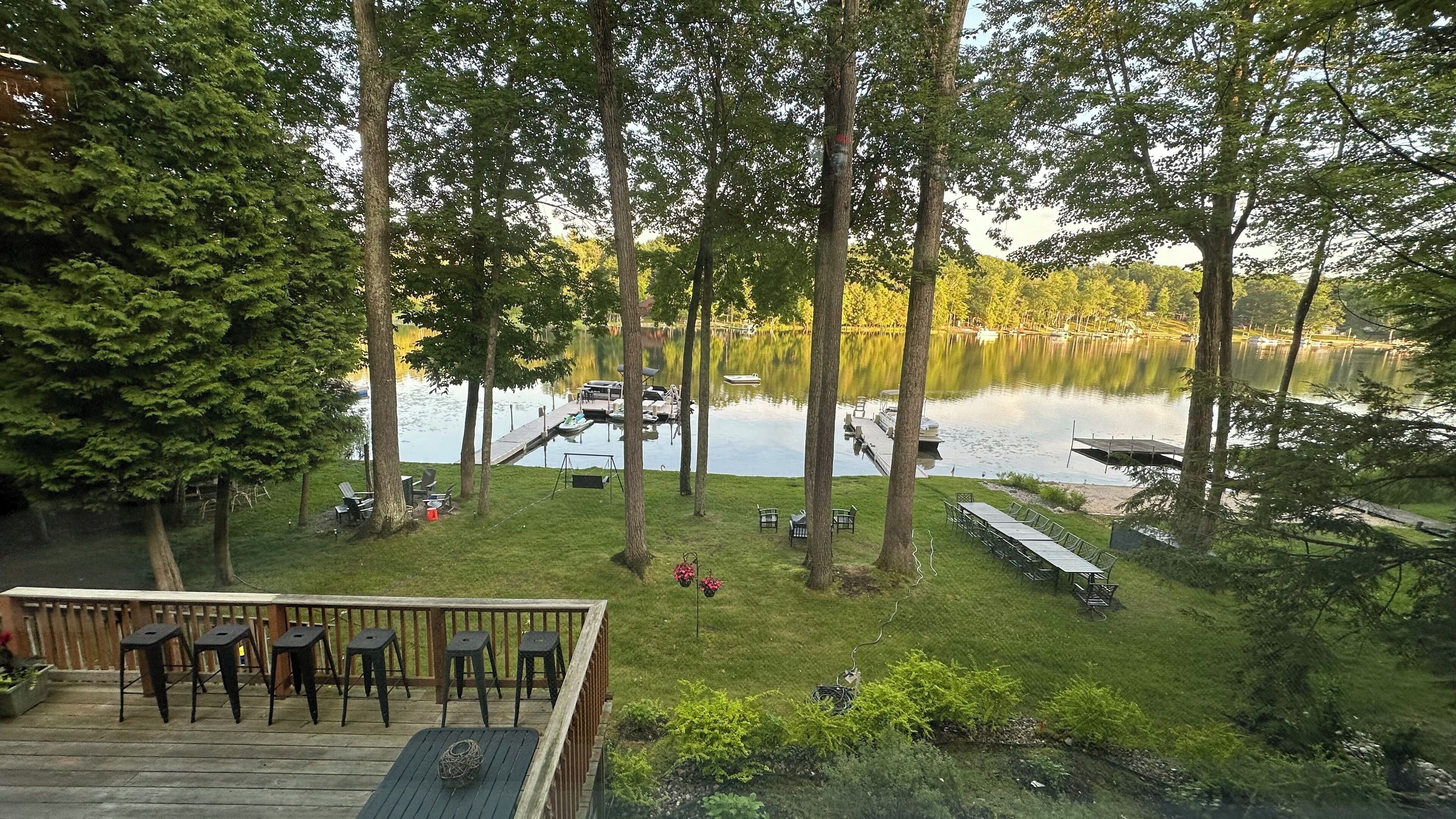 GORGEOUS LAKEFRONT HOME - lots of amenities! 20 min to Lake Michigan!