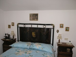 2 chambres, fer et planche Ă repasser