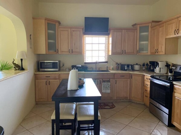 مستلزمات طهي/أطباق/أوعية