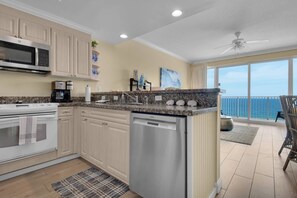 Condo (Boardwalk Beach Resort Unit 905 (1/2)) | Private kitchen - Boardwalk Beach Resort Unit 905 (Panama City Beach)