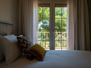 2 chambres, fer et planche à repasser, accès Internet, draps fournis