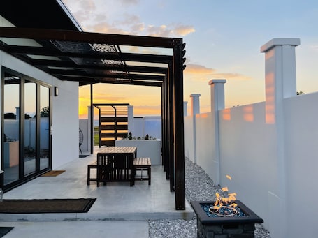テラス / パティオ. Private modern luxury vacation rental