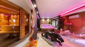 Chambre Double Exclusive, bain à remous, vue cour intérieure (Le Poirier) | Divers