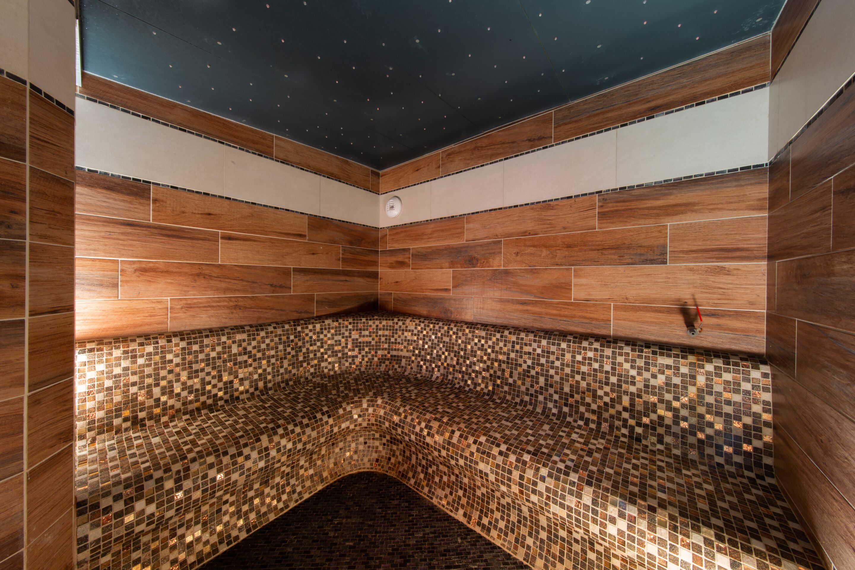 Bathtub spa indoor