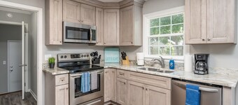 Mid Peninsula sleeps 8. Feels like home!