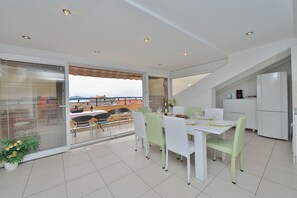 Dining - Ferienwohnung in Luxus Villa mit Pool, 4/5 Zimm. 6 Per (Zadar)