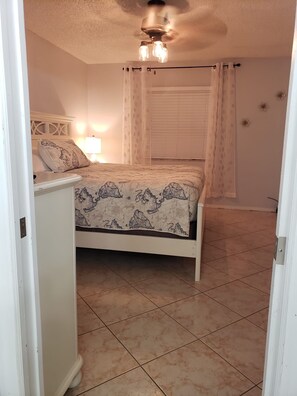 4 chambres, fer et planche à repasser, Wi-Fi, draps fournis