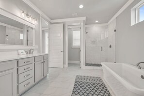 Hair dryer, towels, soap, shampoo - Grand Charm Chateau with Low-Speed Vehicle, Heated Pool, and Cornhole Field (Miramar Beach)