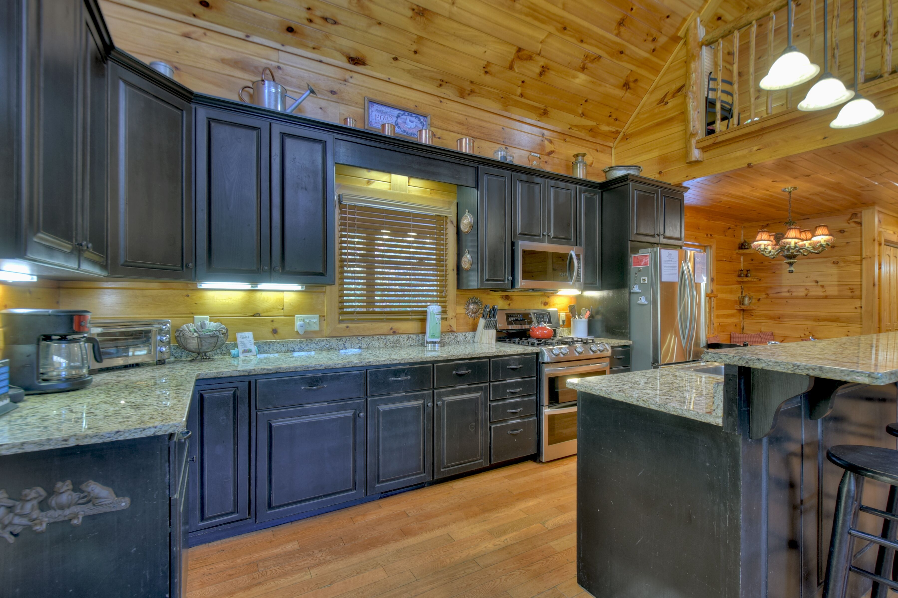 Enjoy the relaxing sunshine from hot tub near Ocoee River!