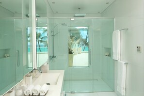 Bathtub, rainfall showerhead, hair dryer, towels - Modern Luxury Beachfront Vacation Home - Footprints (Mount Standfast)