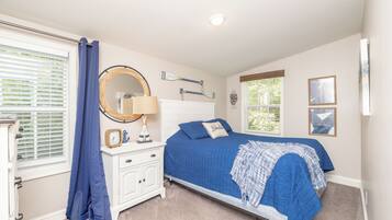 2 bedrooms, iron/ironing board, free WiFi, bed sheets