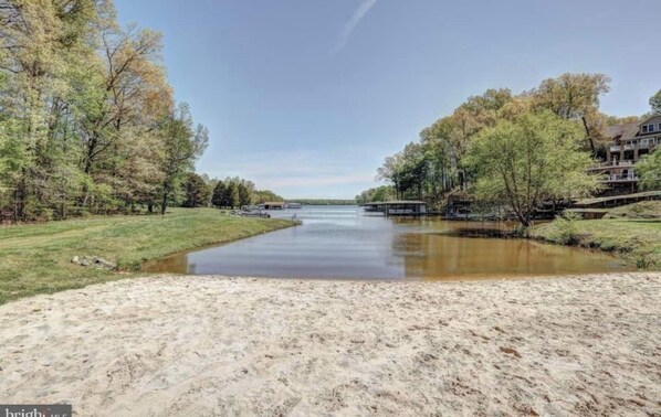 Beach - Beavers Bungalow-Hot-tub/WIFI (Mineral)
