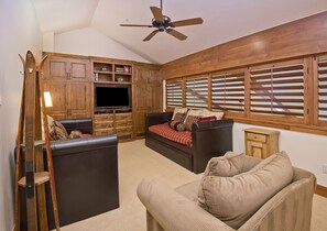 Luxury Condo | 3 bedrooms, iron/ironing board, free WiFi, bed sheets