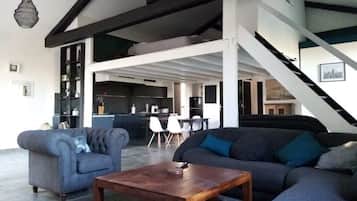 TV, fireplace, stereo, offices