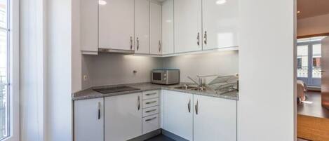 Fridge, microwave, stovetop