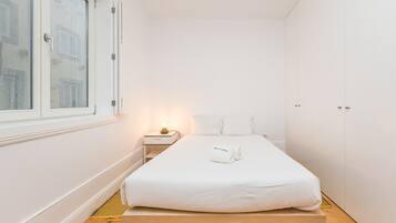 1 habitación, acceso a internet y ropa de cama