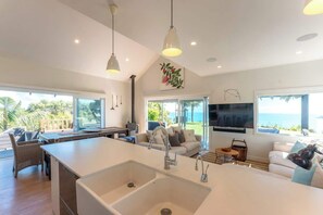 TV, fireplace, streaming services, offices