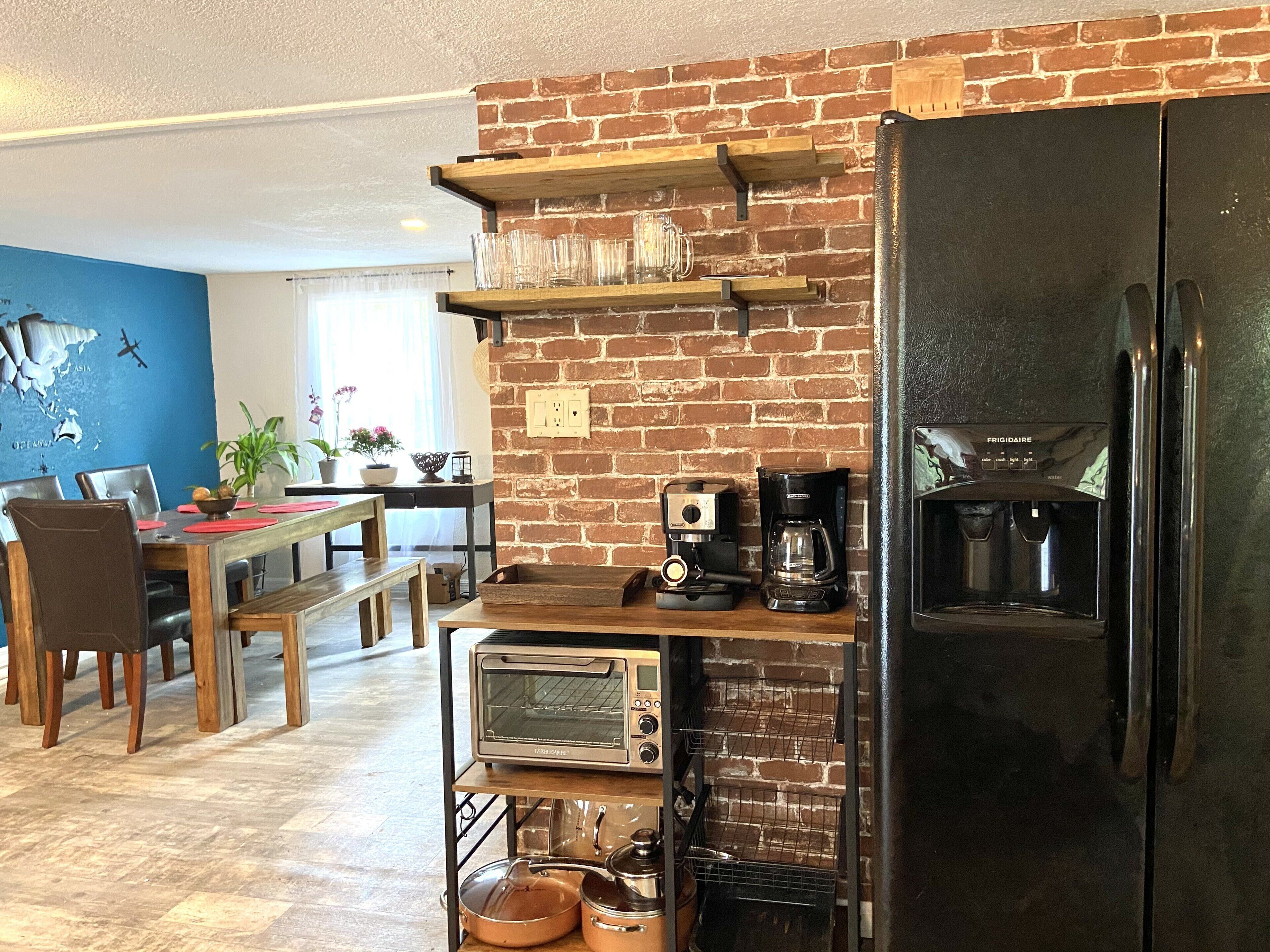 The Big Oak. Relax after day at the springs.