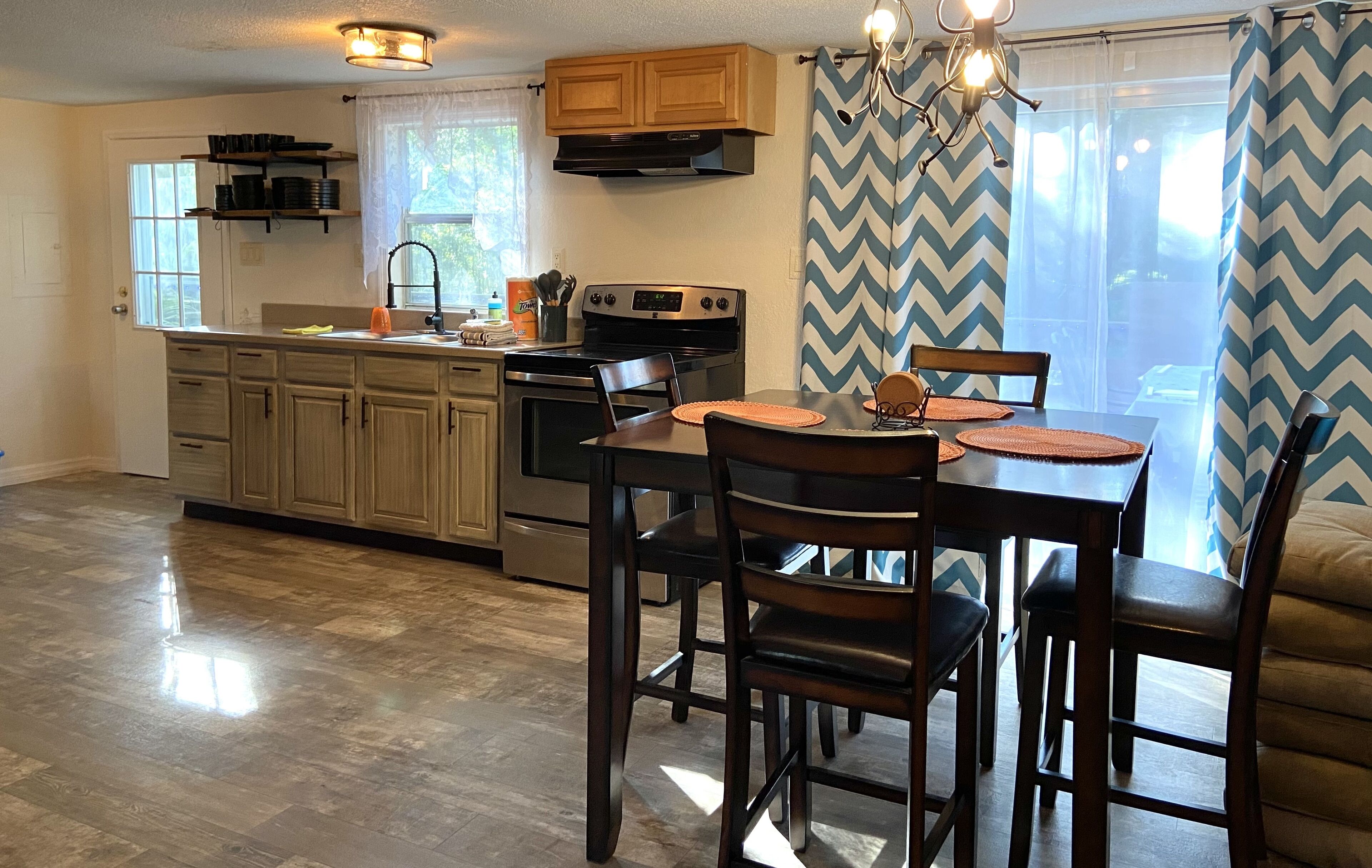 The Big Oak. Relax after day at the springs.