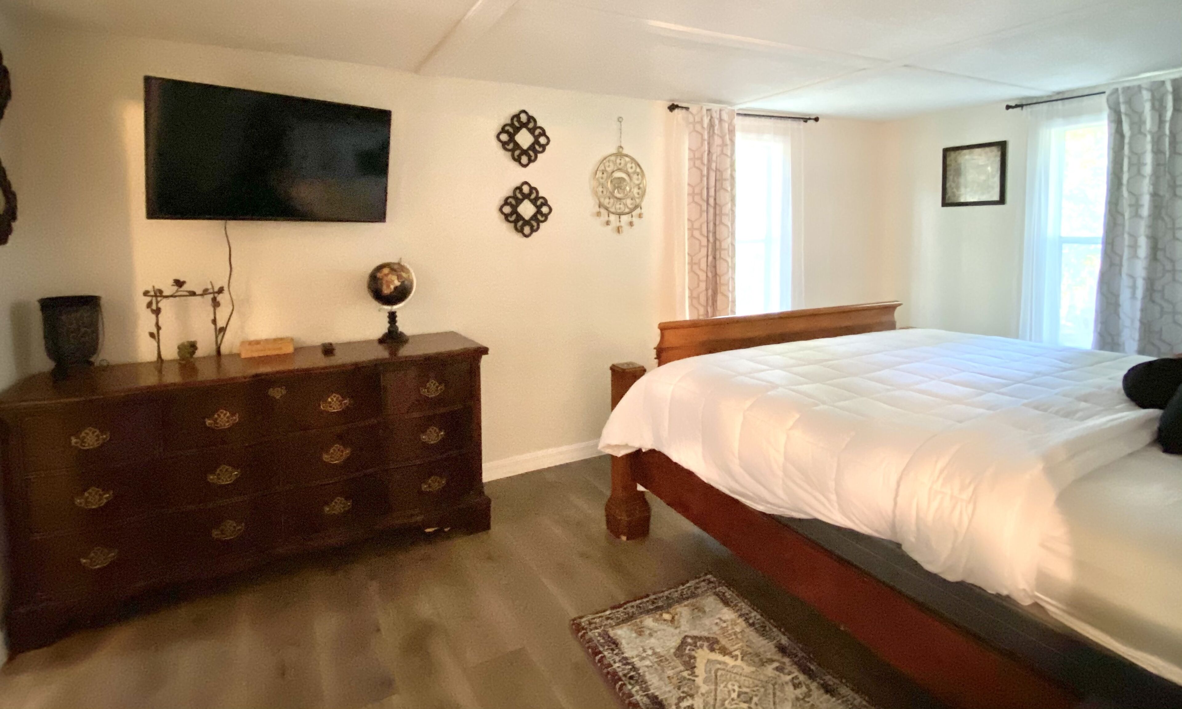 The Big Oak. Relax after day at the springs.