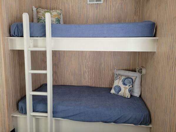 1 bedroom, in-room safe, free WiFi