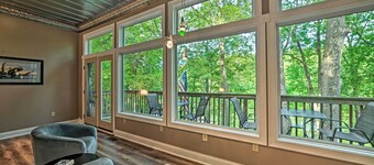 Lake Barkley Home: Private Dock, Kayaks, Fire Pit!